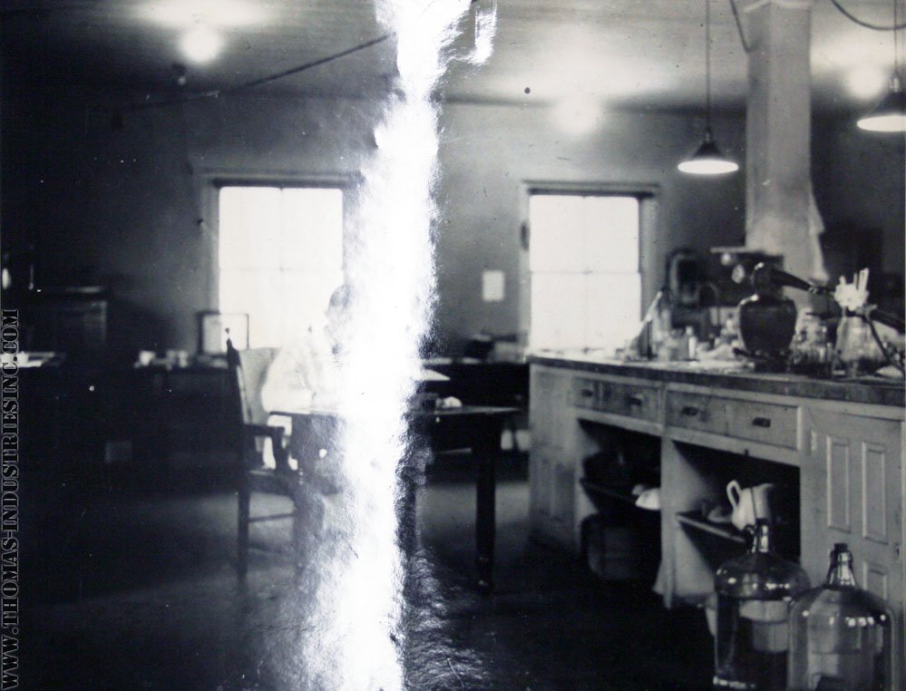 laboratory_03.jpg